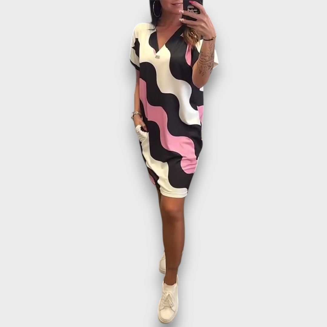 Mirely – Sommerkleid mit Wellenprint und V-Ausschnitt