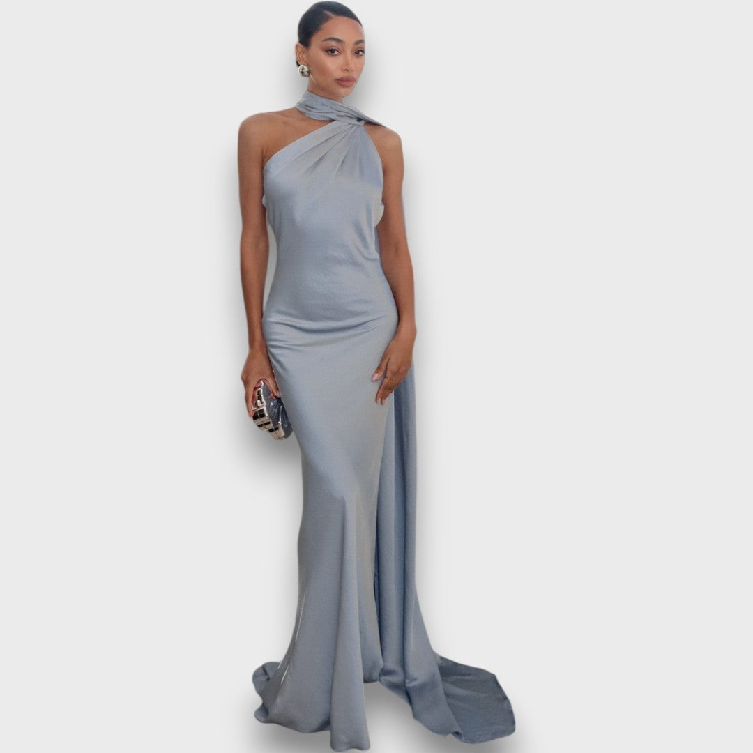 Feana – Satinkleid mit Cape-Detail