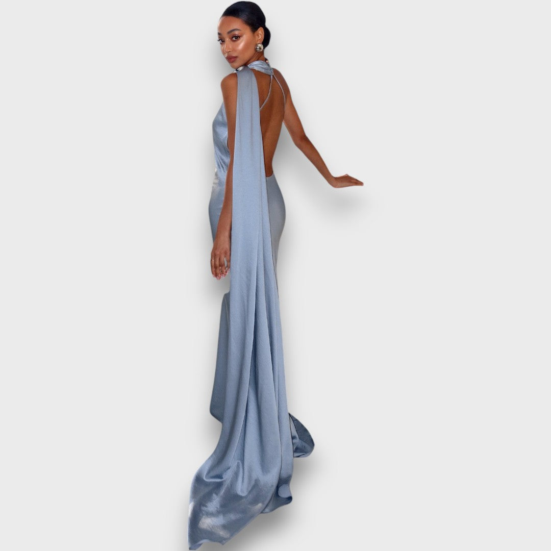 Feana – Satinkleid mit Cape-Detail