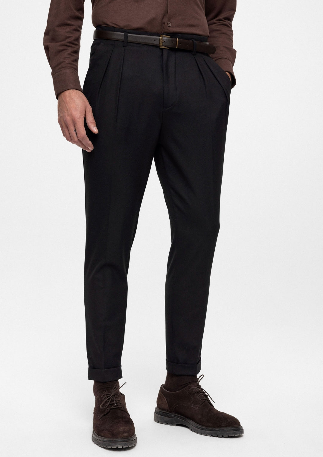 ANTIOCH | Hose mit hoher Taille und braunem Gürtel – Schwarz