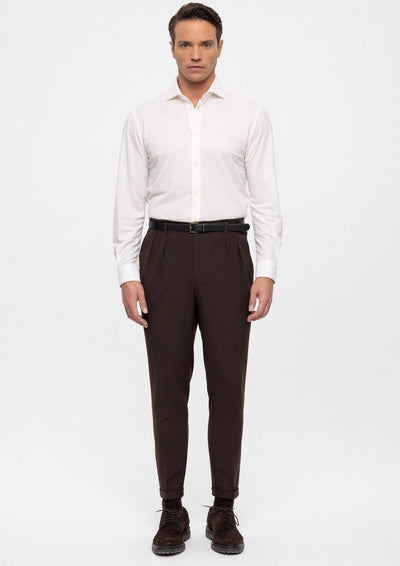 ANTIOCH | Hose mit hoher Taille und schwarzem Gürtel – Braun