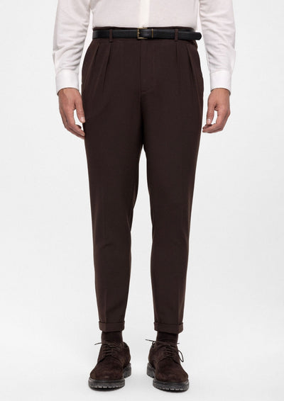 ANTIOCH | Hose mit hoher Taille und schwarzem Gürtel – Braun