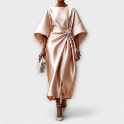 Elayna – Satin-Abendkleid mit gefaltetem Ausschnitt