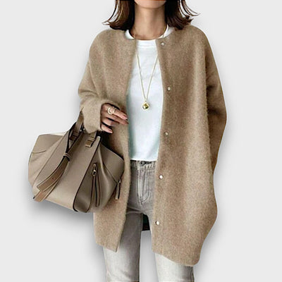 Teresa – Weicher Wollcardigan mit eleganter Linie