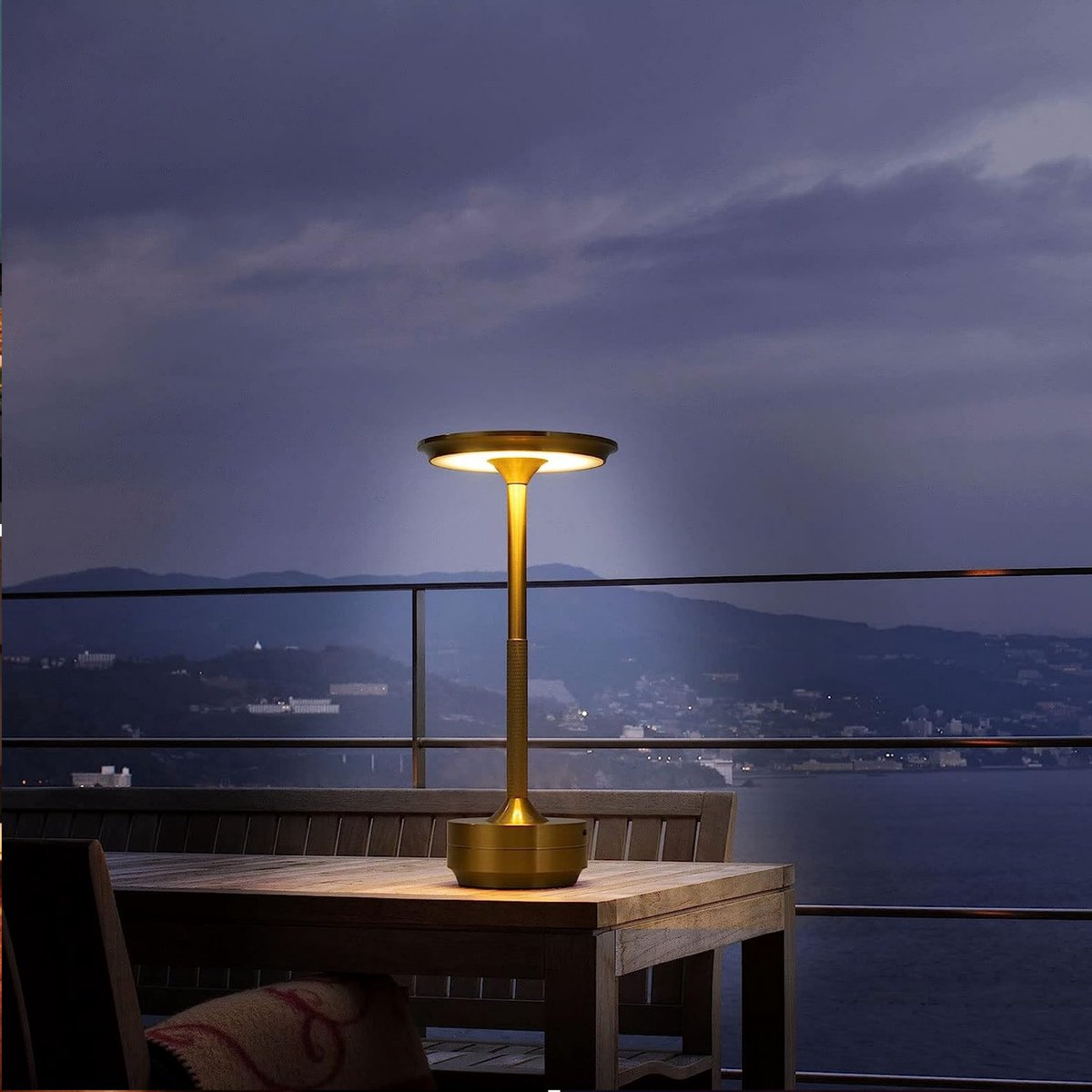 Bianca Licht | Elegante, kabellose Aluminium Tischlampe mit Dimmfunktion und 3 Lichtmodi