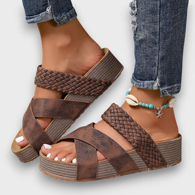 Malika – Sommerliche Komfort-Sandalen mit geflochtenem Akzent