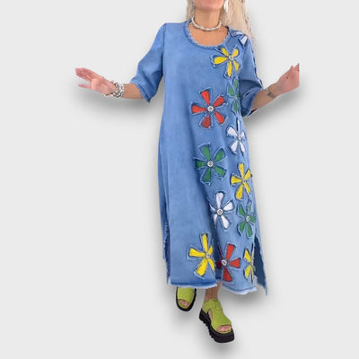 Luanda – Blumenkunst auf Denim