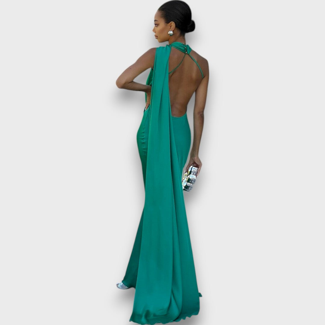 Feana – Satinkleid mit Cape-Detail