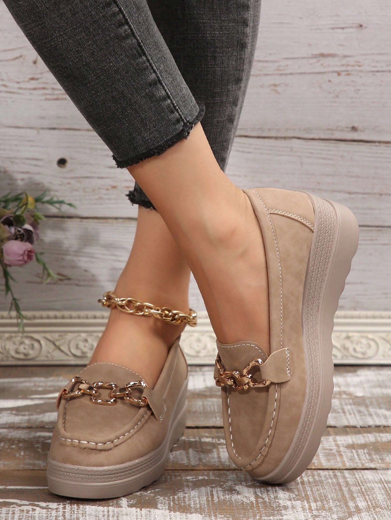 Bequeme Damen-Loafers mit elegantem Metallakzent