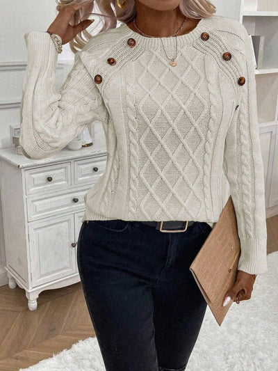 Clara – Pullover mit Knopfdetails und Zopfmuster