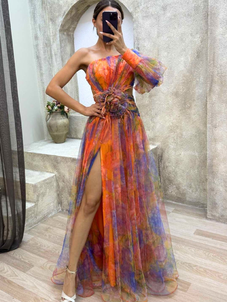 Kayla - Elegantes asymmetrisches Maxikleid mit Blumendessin für einen sophistizierten Stil