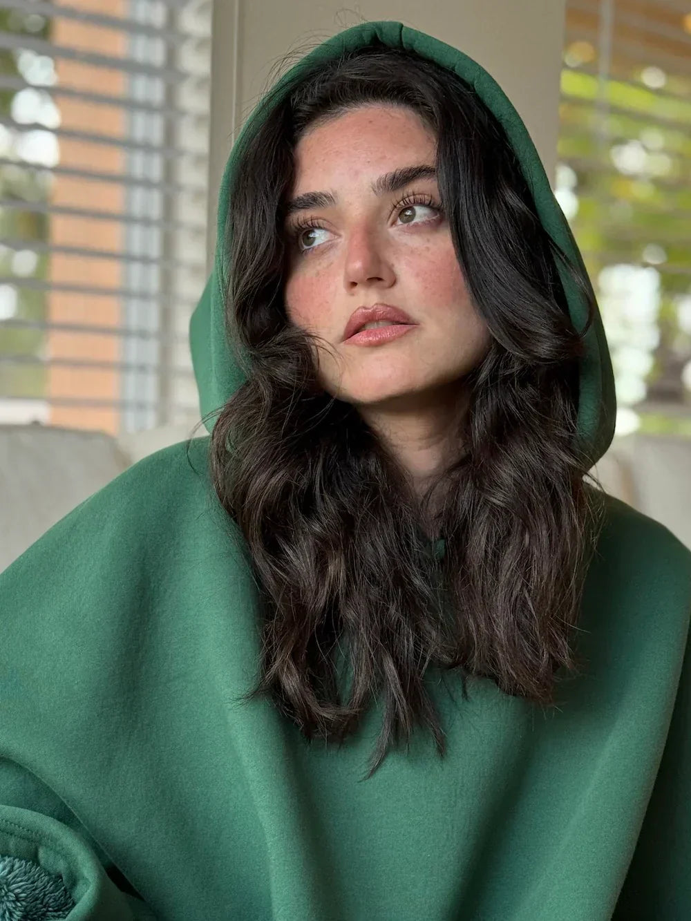 Capone | Kuschelige Kapuzendecke für warme Abende