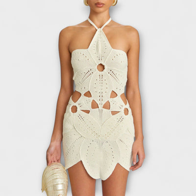 Ranyra – Häkelkleid mit Cut-Out-Design und Skulpturwirkung