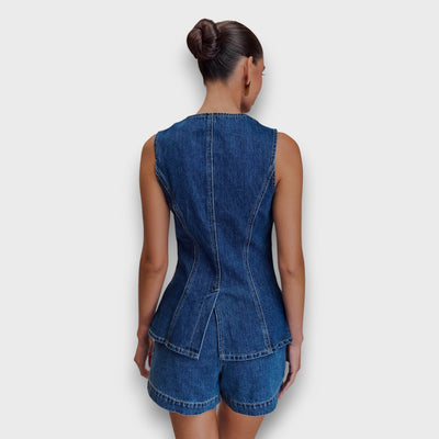 Marvette – Feminines Jeans-Set mit strukturierter Silhouette