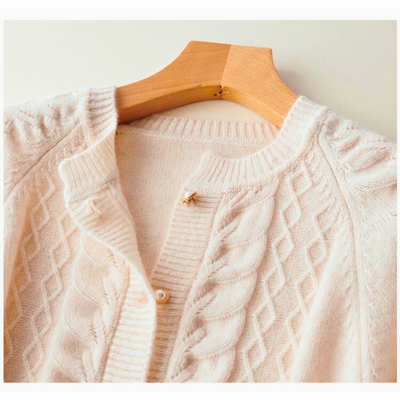 Diana Marcella | Warme Strickjacke aus hochwertiger Wolle