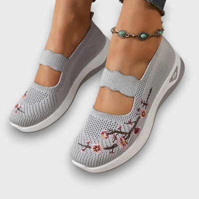 Averina – Femininer Komfort-Sneaker mit Stickerei