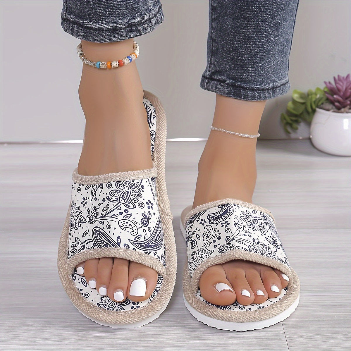 Damen Sommer-Hausschuhe – Leichte, Bunte Slippers mit Paisley-Muster