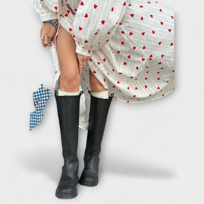 Elna – Romantisches Jacquardkleid mit Herzmuster