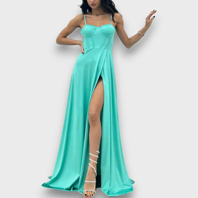 Victoria – Langes Kleid mit Rückenschnürung und Schlitz