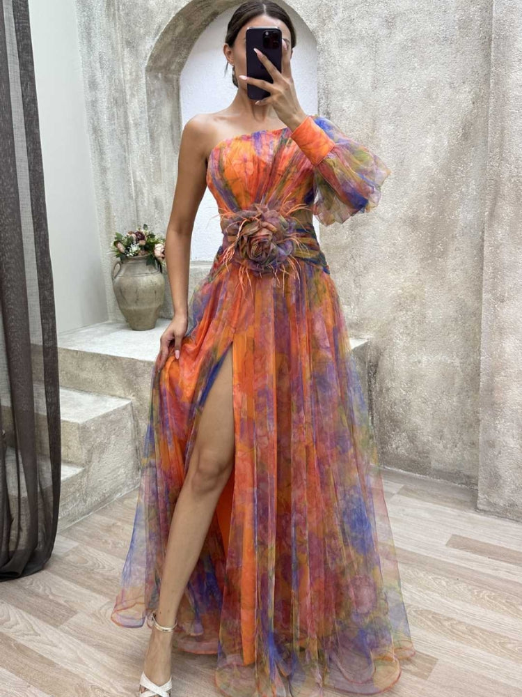 Kayla - Elegantes asymmetrisches Maxikleid mit Blumendessin für einen sophistizierten Stil