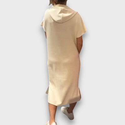 Yareni – Hoodie-Kleid mit urbanem Flair