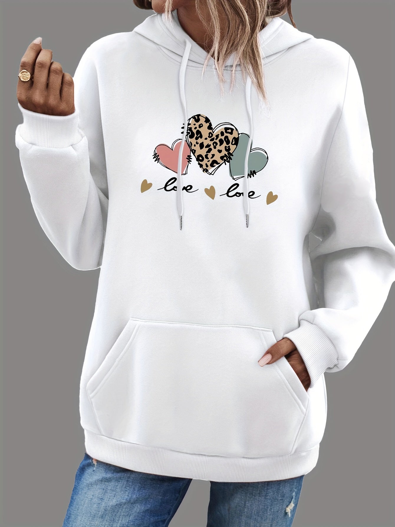 Elara™ – Be Loved Hoodie mit Herzaufdruck