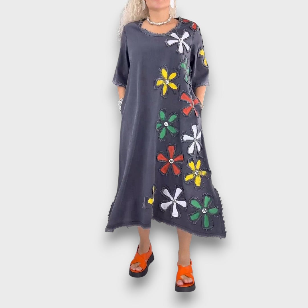 Luanda – Blumenkunst auf Denim