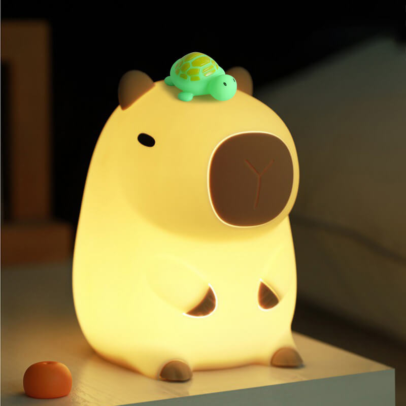 Capybara Lumière | Verspielte LED Nachttischlampe mit Schildkröte