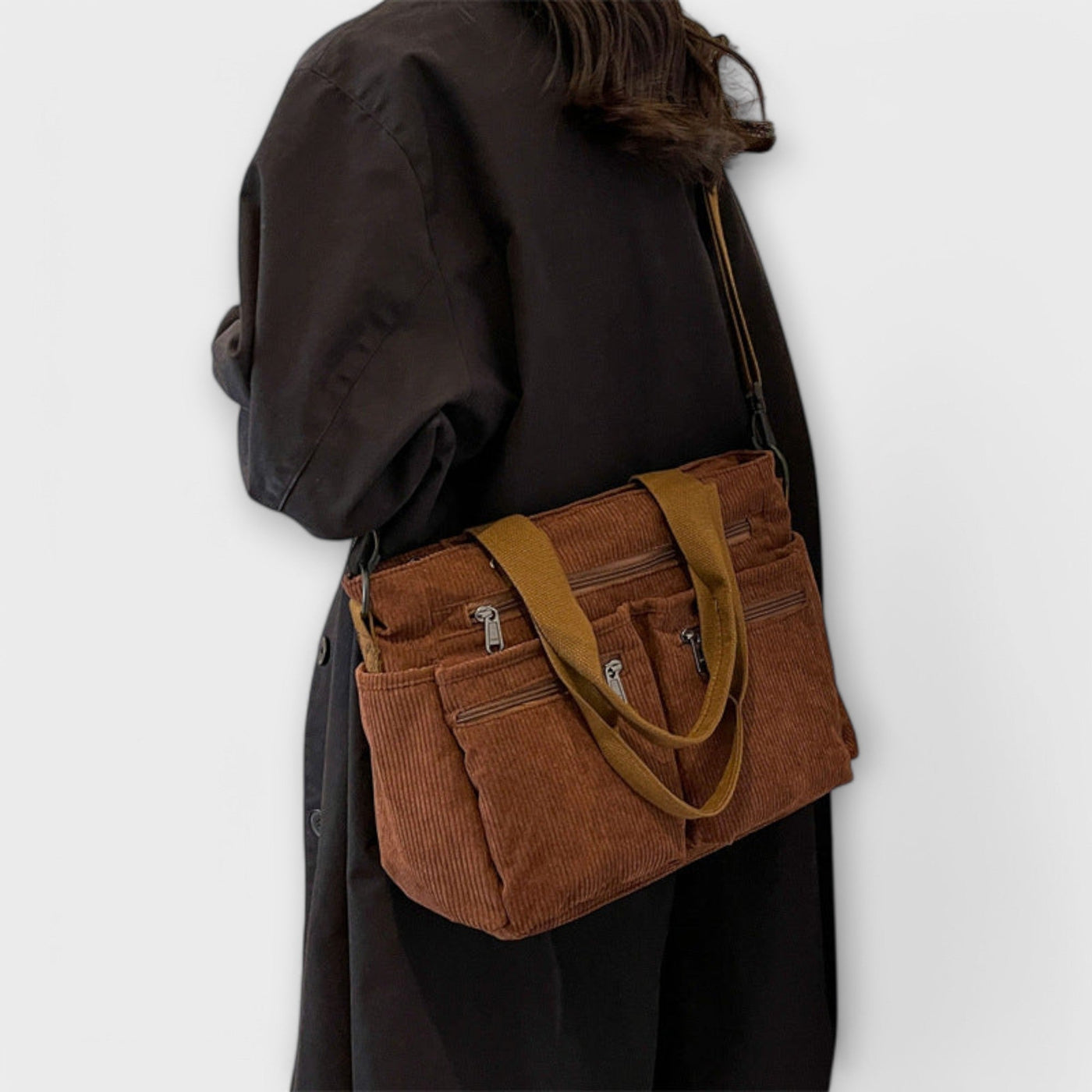 Emma Fioretti – Klassische Tote aus Cord