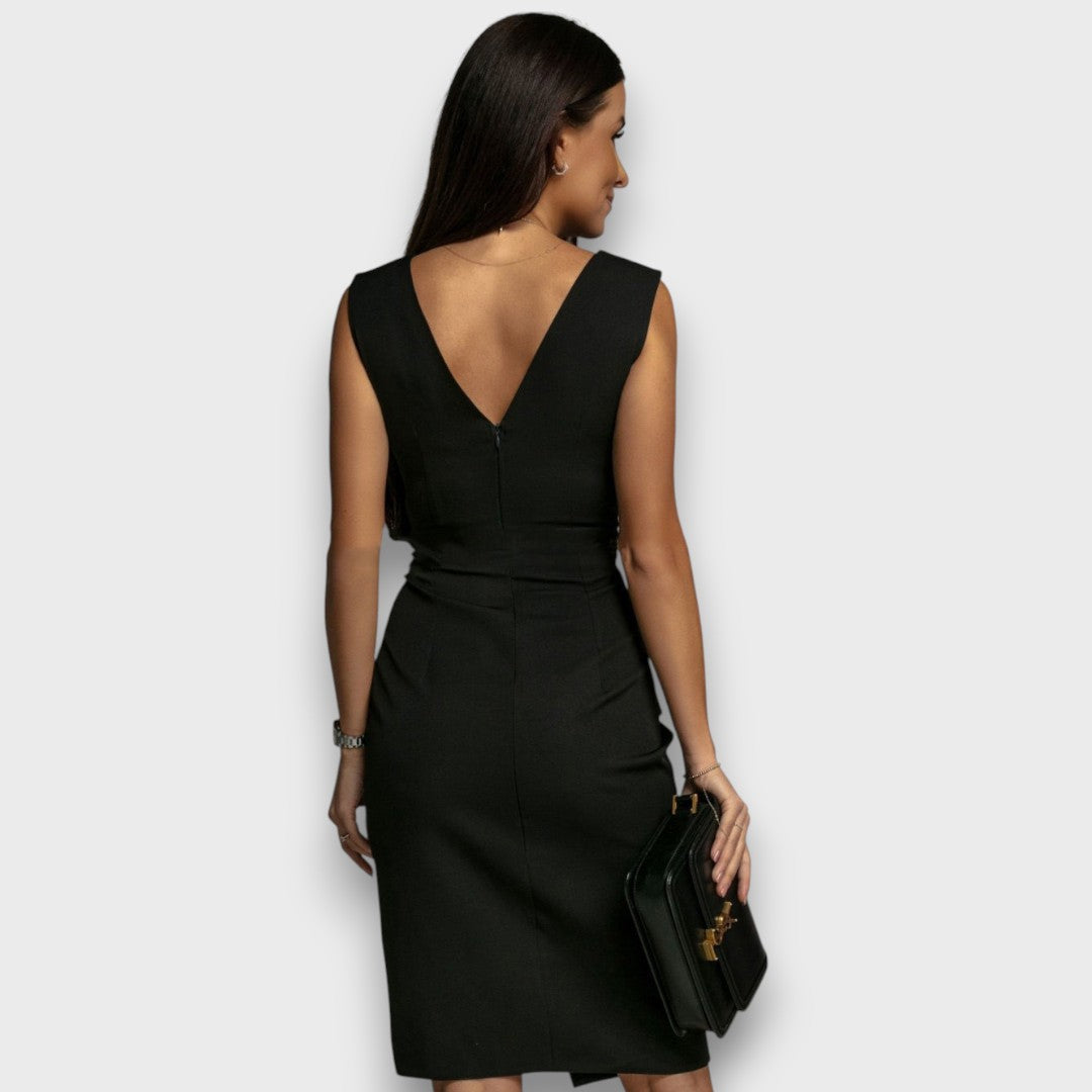 Isa – Figurbetontes Kleid mit V-Ausschnitt und Schlitz