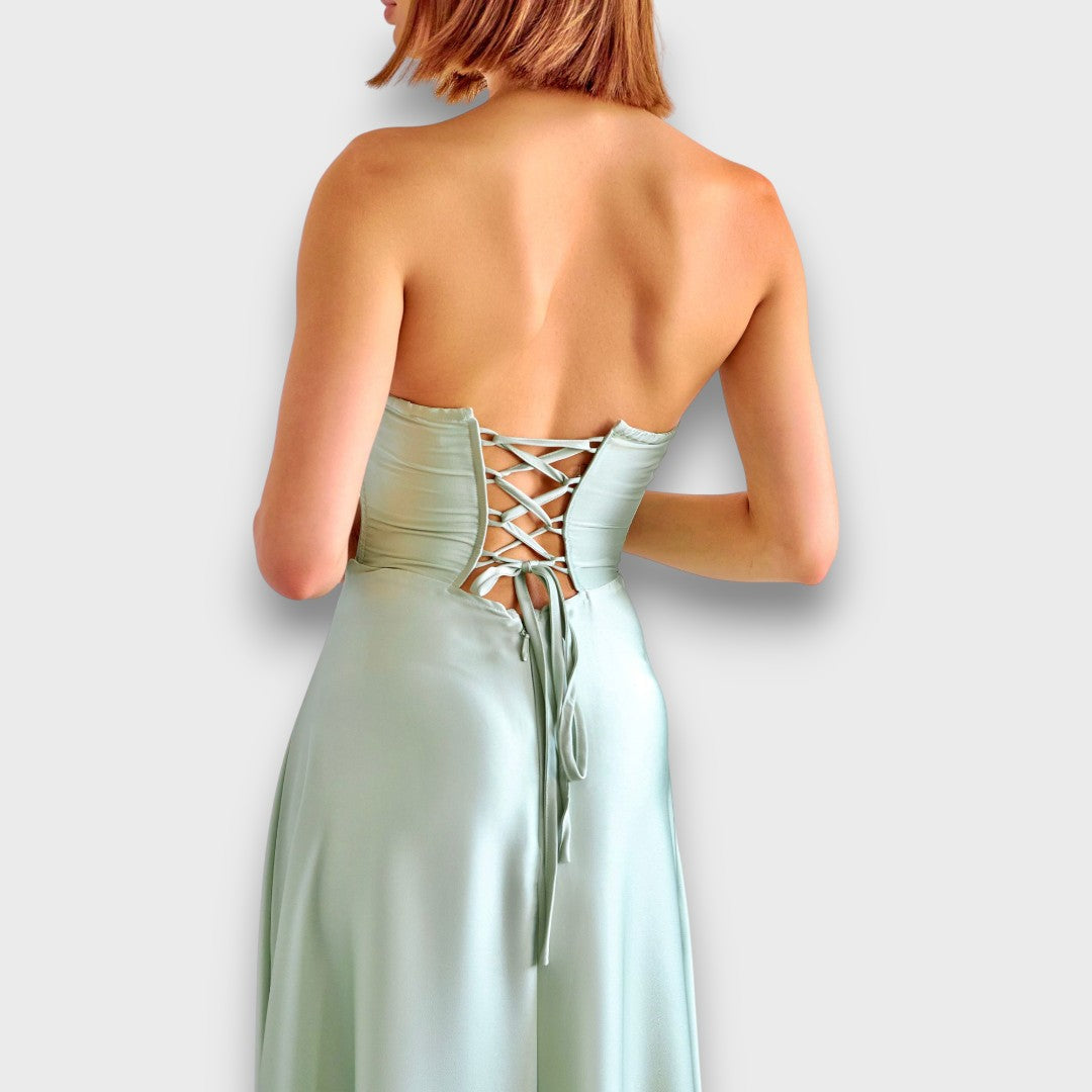 Victoria – Langes Kleid mit Rückenschnürung und Schlitz