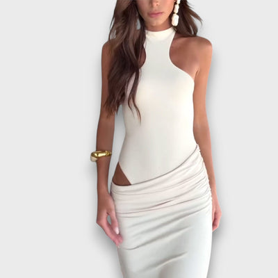 Luma – Figurbetontes Kleid mit Cut-out und Stehkragen