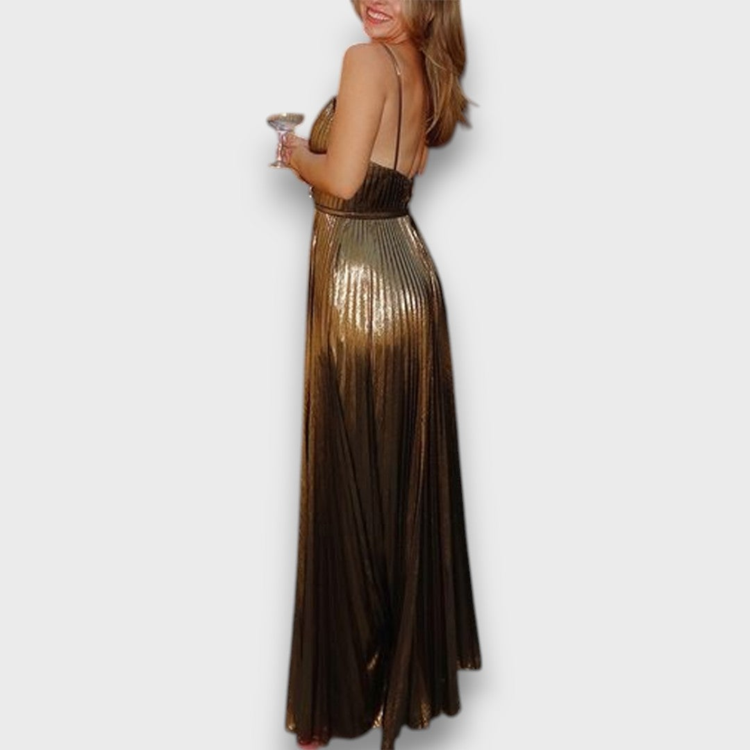 Aurora – Goldenes Plisseekleid mit tiefem Ausschnitt