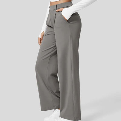 Bundfaltenhose mit hoher Taille, geradem Bein und eleganten Seitentaschen