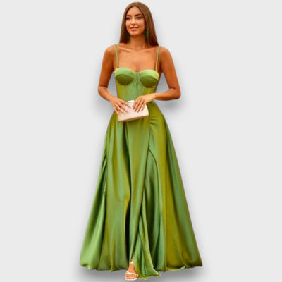 Victoria – Langes Kleid mit Rückenschnürung und Schlitz