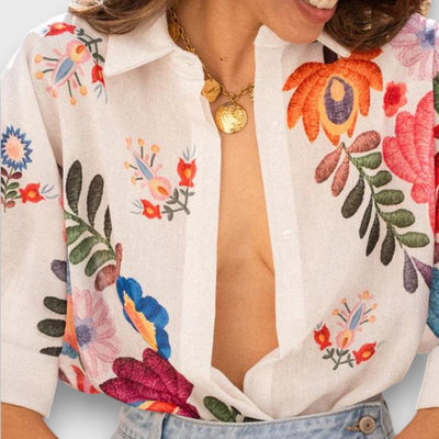 Flora – Bluse mit floraler Leichtigkeit
