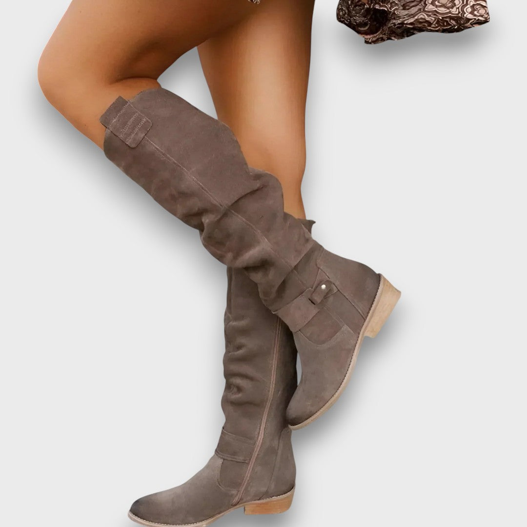Leontine – Kniehohe Stiefel mit samtigem Charme