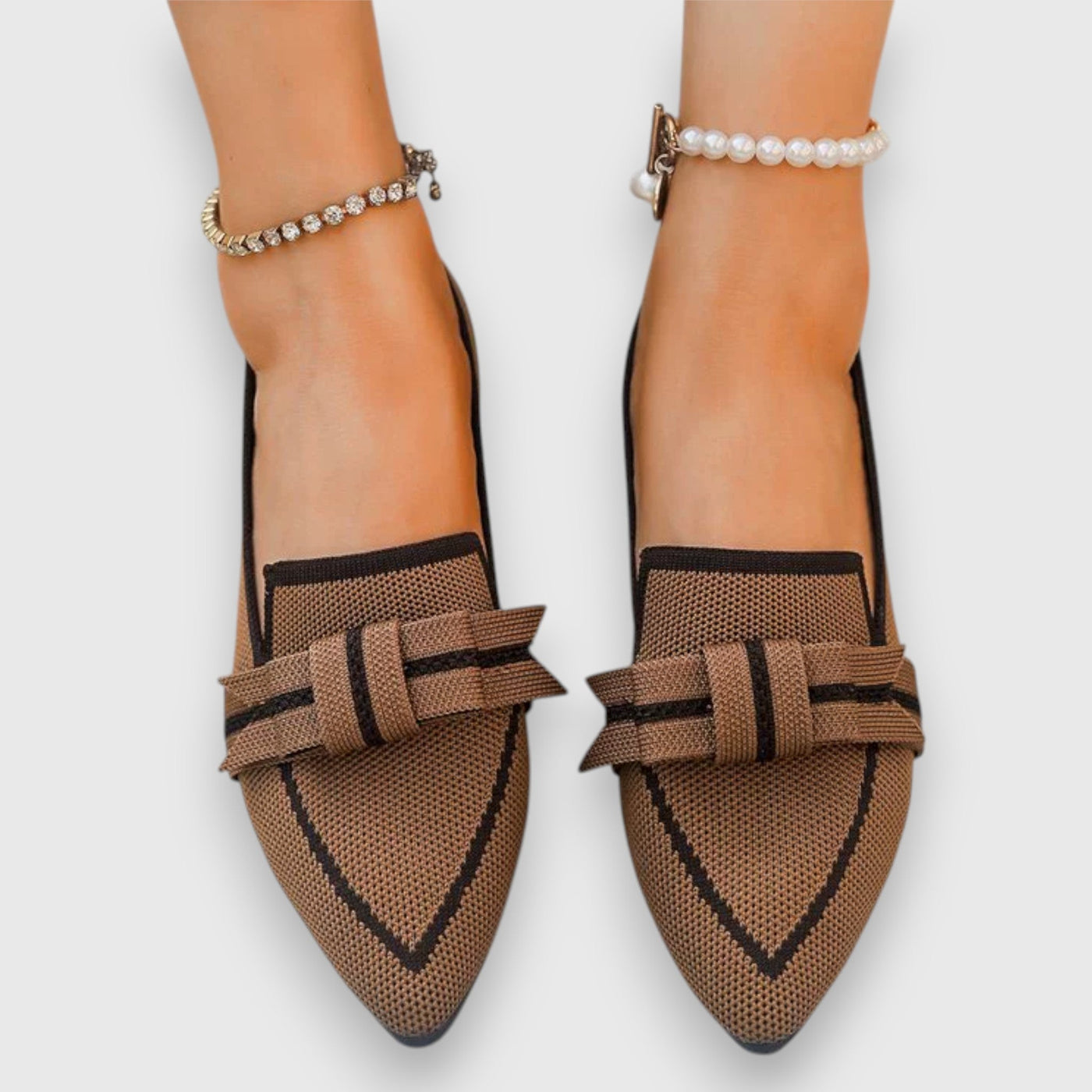 Vivianne – Elegante Slipper mit Kontrastkante