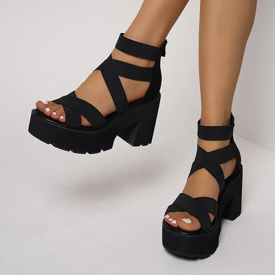 Dana - Schwarze Plateausandalen für Frauen