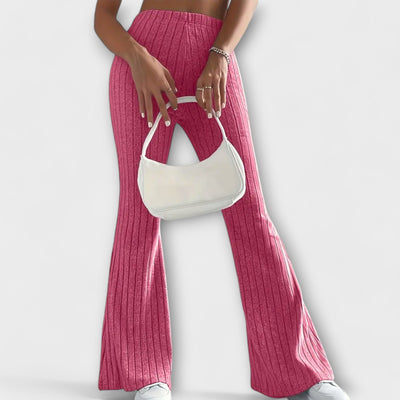 Luretta – Flared Hose mit feiner Struktur