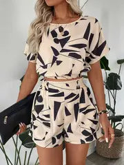 Ellie - Elegantes T-Shirt und Shorts mit geometrischem Liniendesign für Frauen