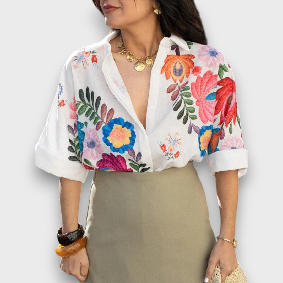Flora – Bluse mit floraler Leichtigkeit