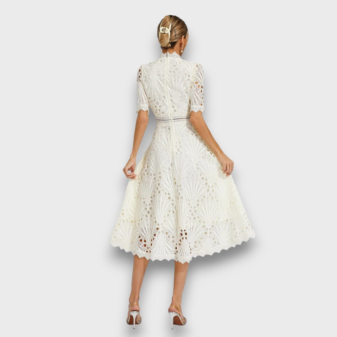 Norelia – Elegantes Midikleid mit Spitzendetail