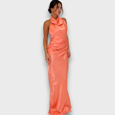 Gaanne – Fließendes Neckholder-Kleid in Papayaton