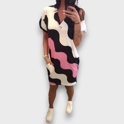 Mirely – Sommerkleid mit Wellenprint und V-Ausschnitt