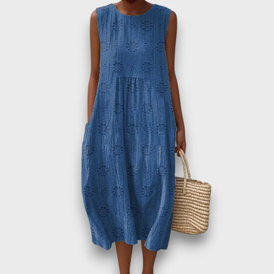 Serava – Gesticktes Midikleid mit Seitentaschen