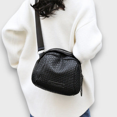 Bronelle – Geflochtene Crossbody-Tasche in Muschelform