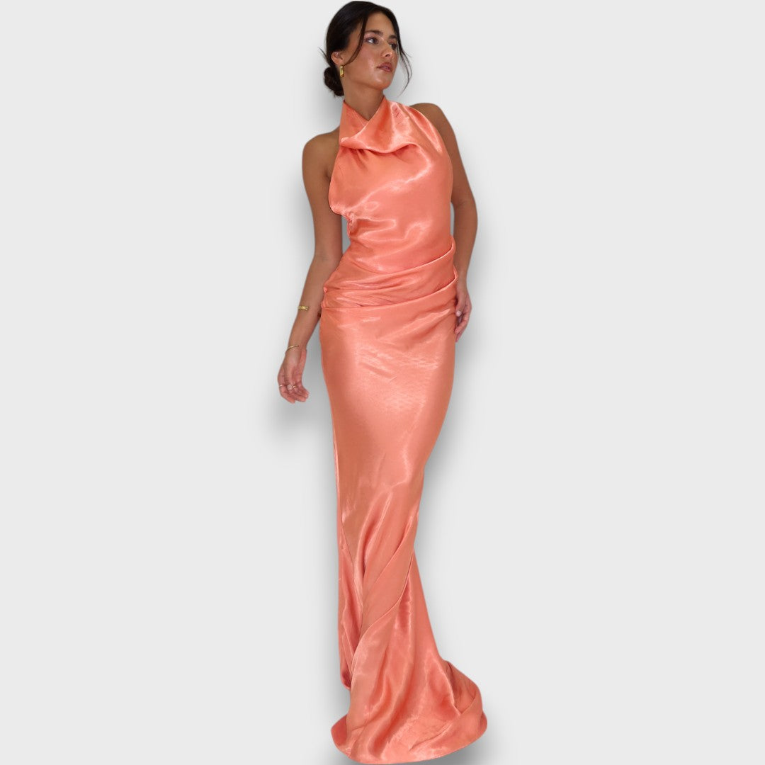 Gaanne – Fließendes Neckholder-Kleid in Papayaton