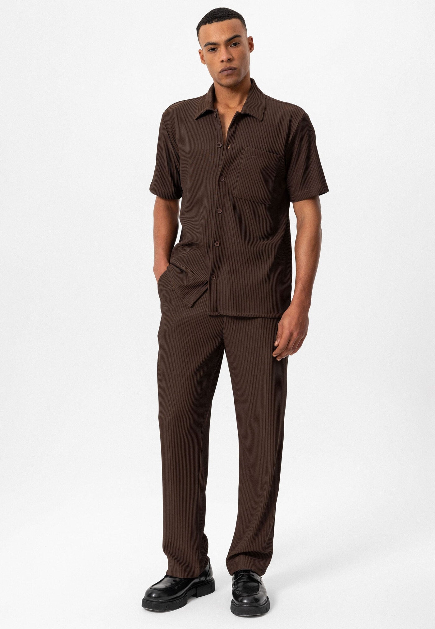 ANTIOCH | Geripptes Hemd – Braun