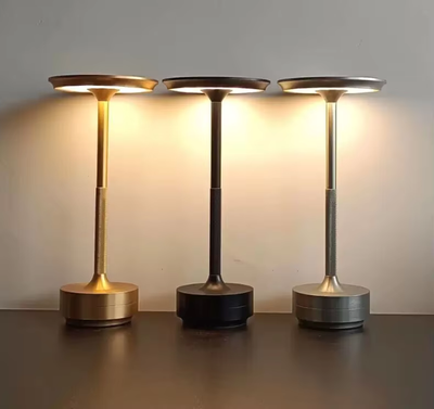 Bianca Licht | Elegante, kabellose Aluminium Tischlampe mit Dimmfunktion und 3 Lichtmodi